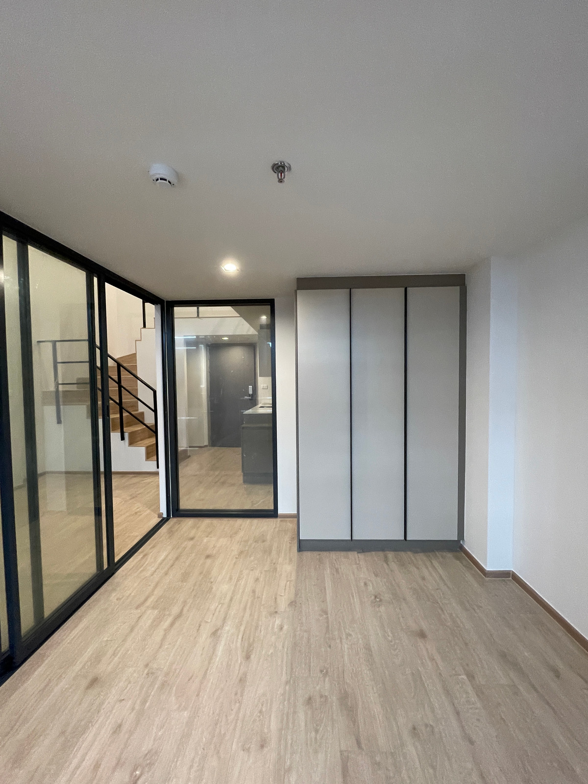 ขายคอนโดพระราม 9 เพชรบุรีตัดใหม่ RCA : ขายคอนโด IDEO พระราม 9 – อโศก | ห้องสวยชั้นสูง ราคาโปรสุดคุ้ม ใกล้ MRT พระราม 9 ฟังก์ชั่น 1 Bedroom Hybrid พร้อมเฟอร์ครบ เข้าอยู่ได้ทันที