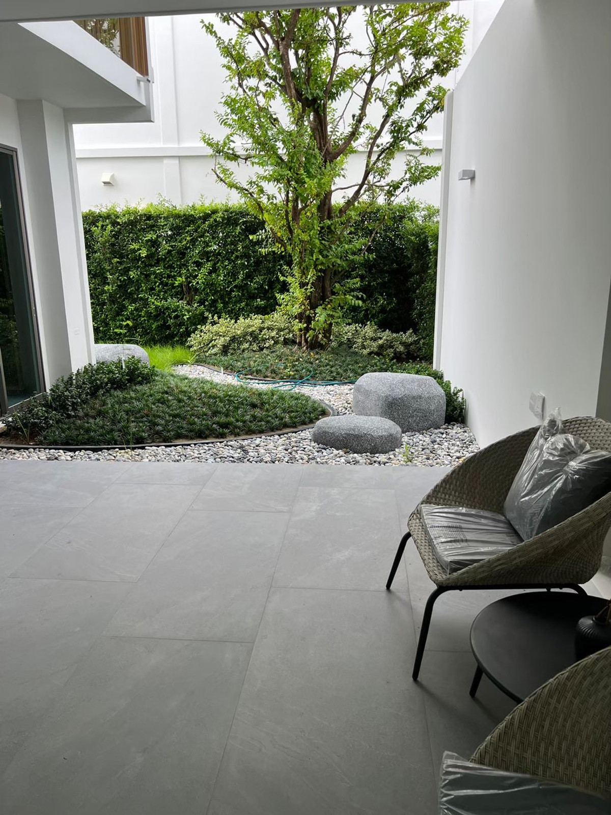 For rent: Veeve Rama 9, 3-story detached house, golf course view, next to Wellington International School, fully furnished. Loading...