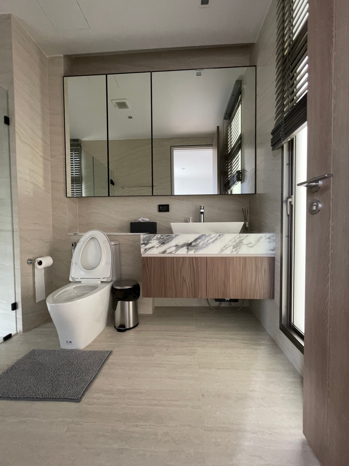 ขายบ้านเกษตร นวมินทร์ ลาดปลาเค้า : ขาย Providence Lane Kaset – Nawamin บ้านเดี่ยวหรู 3 ชั้น ลิฟต์ส่วนตัว + สระว่ายน้ำ ทำเลพรีเมียมลาดปลาเค้า 89 ฟังก์ชั่น 4 ห้องนอน | 5 ห้องน้ำ | 4 ที่จอดรถ บ้านเดี่ยว Luxury ระดับ Rare Item ทำเลศักยภาพ เกษตร–นวมินทร์ ใกล้ทางด่วน รถไฟฟ้า 2 สาย 