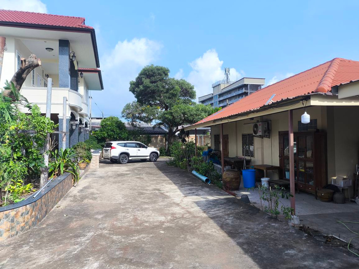 For SaleHousePattaya, Bangsaen, Chonburi : Detached House Sukhumvit Soi 5 Saensuk Bangsaen Chonburi / 6 Bedrooms (FOR SALE) YEAN022