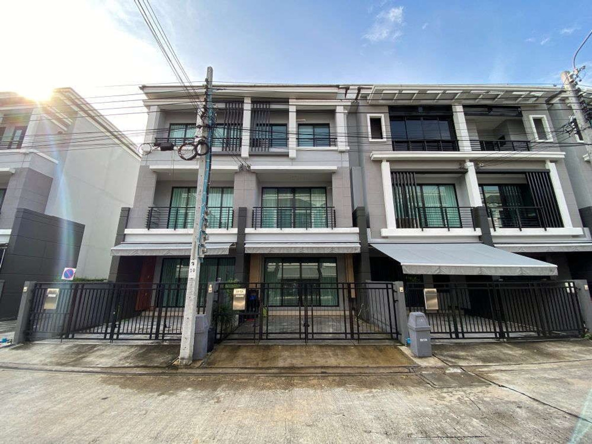 ขายทาวน์โฮม : ขายทาวน์โฮม 3 ชั้น หมู่บ้านบ้านกลางเมืองสุขสวัสดิ์ 20 ตร.ว. เพียง 6.5 ลบ. เท่านั้น บางพึ่ง พระประแดง พระราม 3 สมุทรปราการ