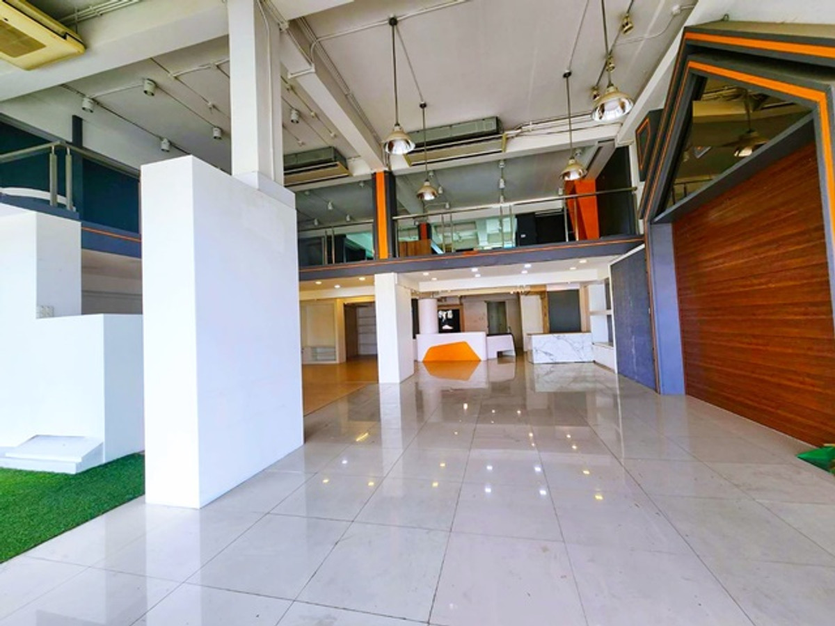 Sampeng Market 2, 1.9 km, Lak Song MRT, 4.4 km. Large Concealed Duct Type air conditioner, 100,000 B Loading...