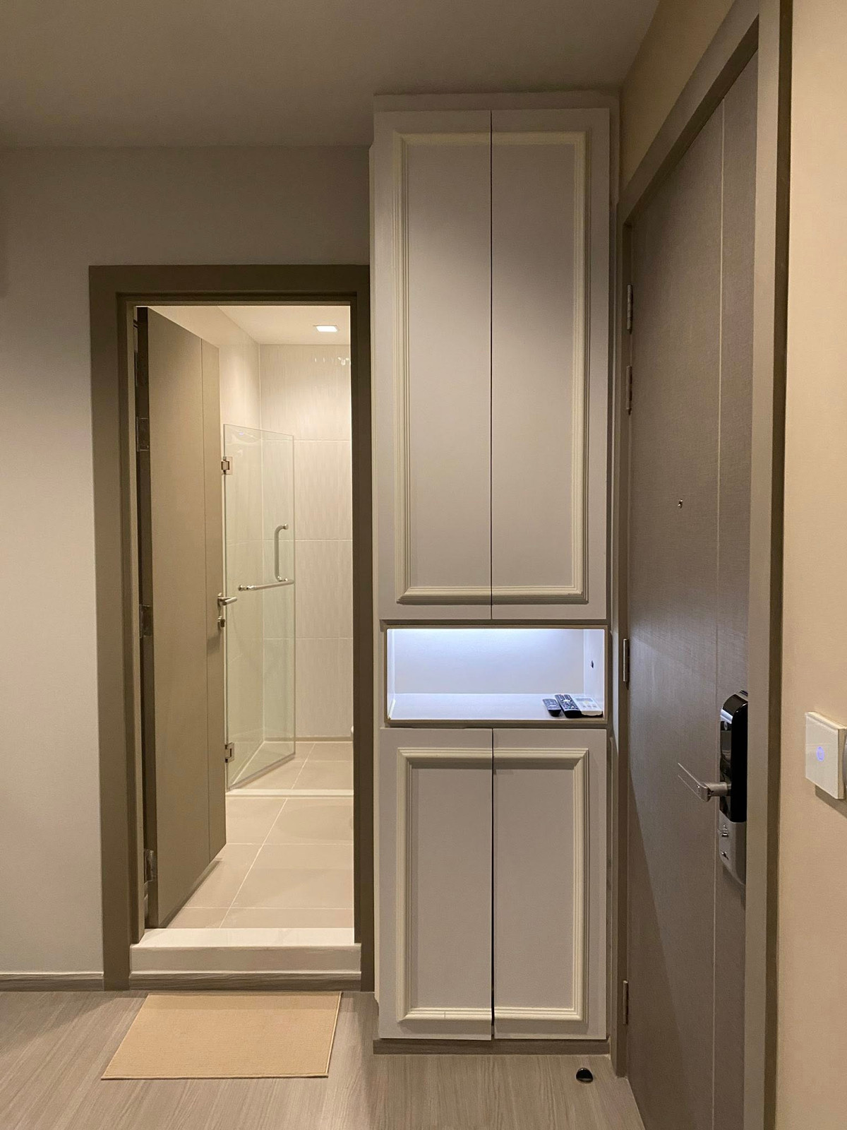 For SaleCondoRama9, Petchburi, RCA : Life Asoke - Rama 9 / 1 Bedroom (SALE WITH TENANT), Life Asoke - Rama 9 / 1 Bedroom (Sale with Tenant) TARN196