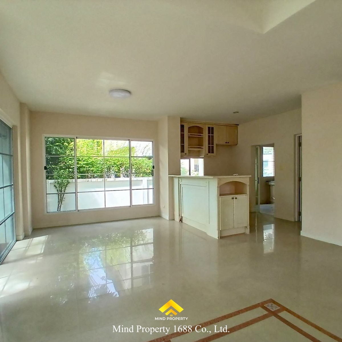 Beautiful detached house Ready to move in, Manthana Village Watcharapol 2, near Watcharapol Road 3 minutes, Ramindra-At Narong Expressway only 10 minutes. Loading...