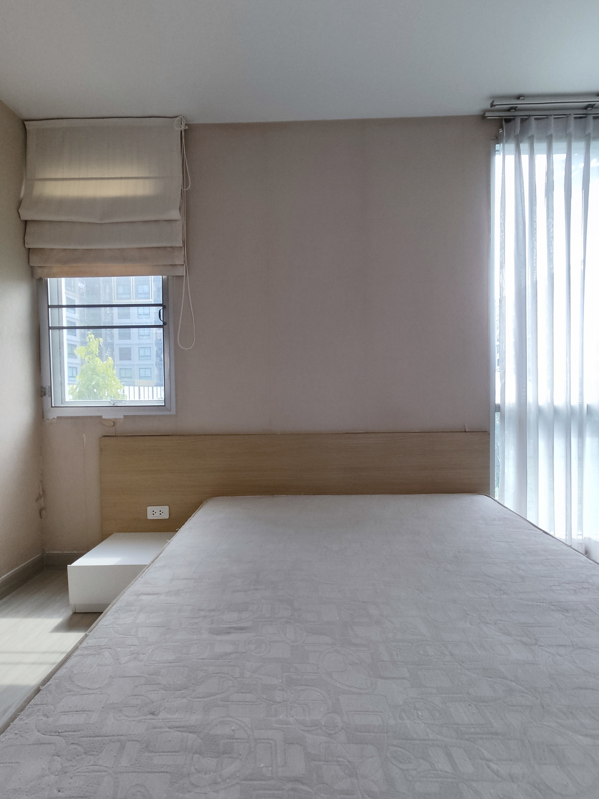 🚝Near the BTS 👜 and shopping areas 🏪Near Central Chaengwattana ☘️Large room 💦next to the swimming pool Loading...