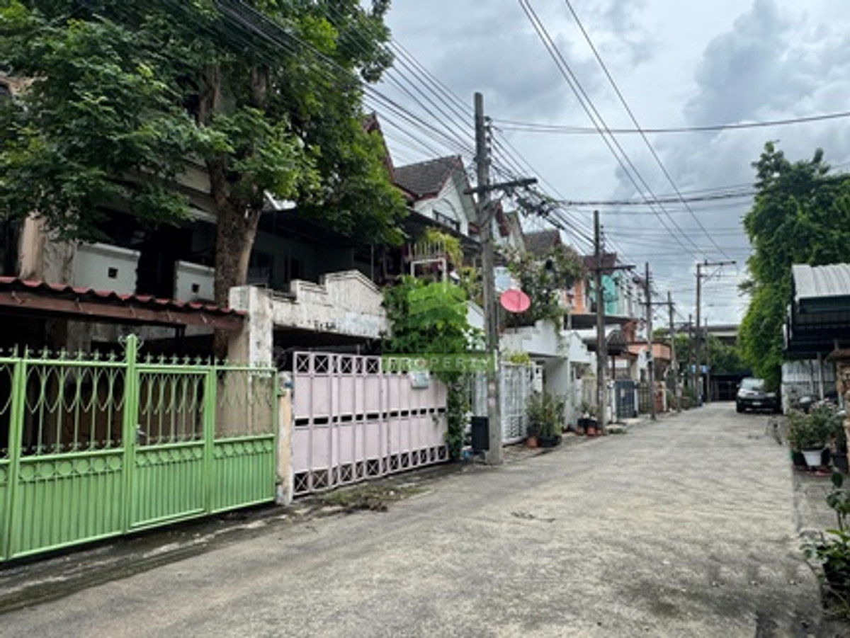 ขายทาวน์โฮมโชคชัย4 ลาดพร้าว71 : ขายทาวน์โฮม 3 ชั้น ลาดพร้าว 64 เนื้อที่ 24 ตร.ว บิ้วอินท์สวย ทำเลใจกลางลาดพร้าว ใกล้ MRT & เลียบด่วน