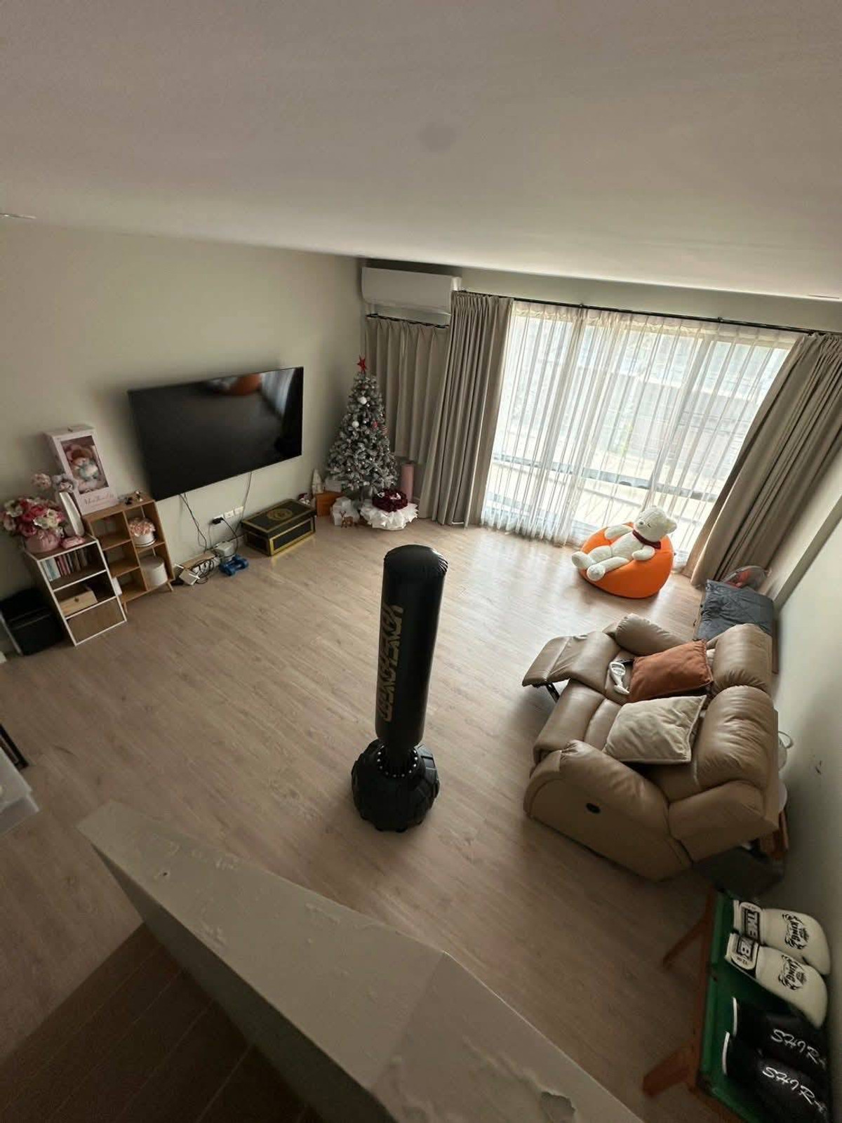 Urgent sale!!!!!!. Townhome, 3 floors, 3 bedrooms, Nalin Grand Avenue Wongwaen-Rama 9. Loading...