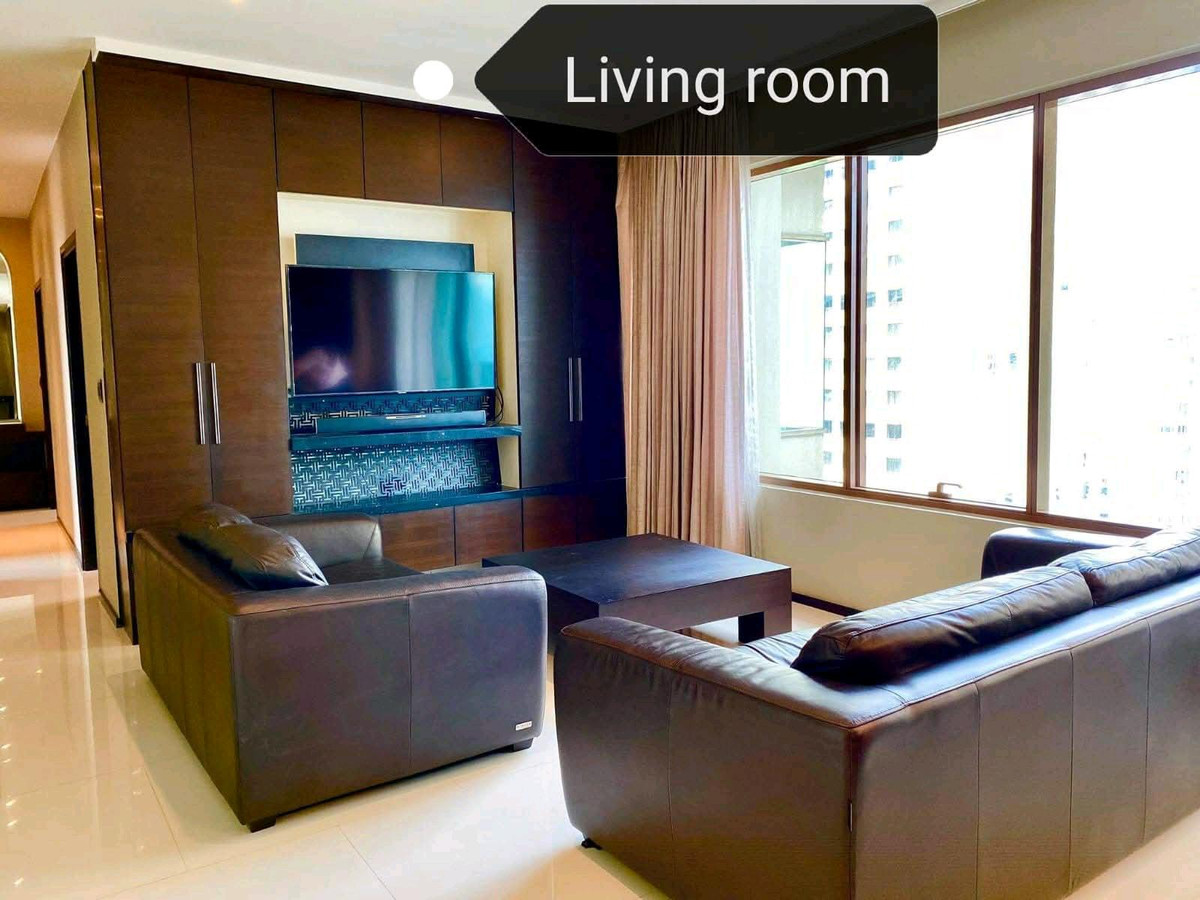 ðŦðŦSpacious 3-Bedroom Unit on Super High Floor 25 Loading...