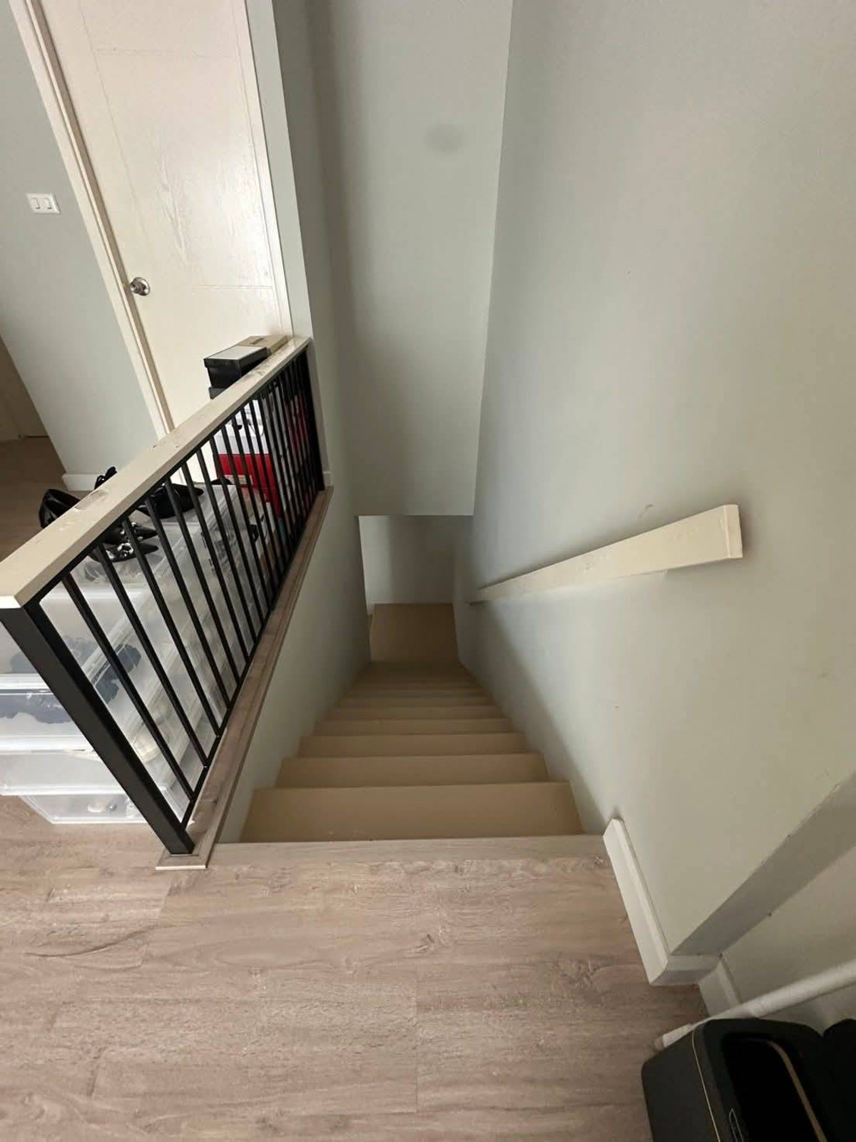 Urgent sale!!!!!!. Townhome, 3 floors, 3 bedrooms, Nalin Grand Avenue Wongwaen-Rama 9. Loading...