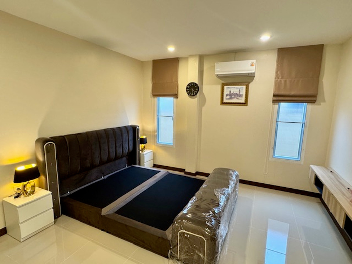 For RentHouseMin Buri, Romklao : house in sammagorn for rent. Newly Renovated! 