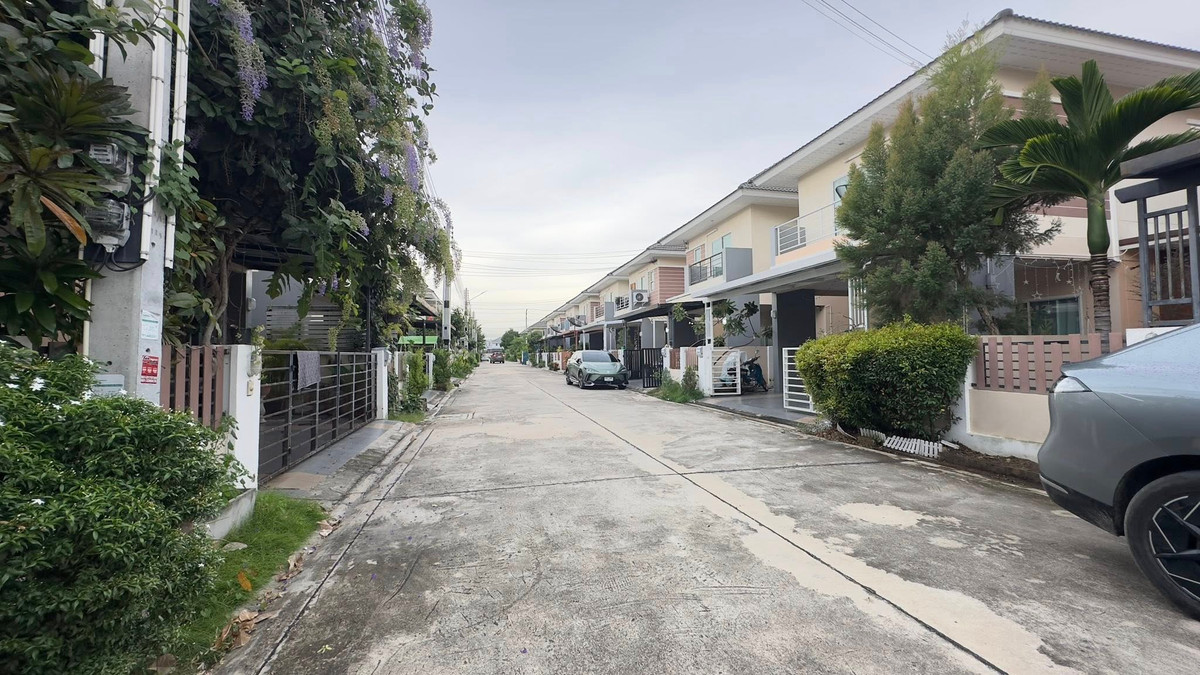 For SaleHouseSriracha Laem Chabang Ban Bueng : Detached House Maneerin Village Bangpra / 3 Bedrooms (FOR SALE), Maneerin Village Bangpra / Detached House 3 Bedrooms (FOR SALE) YEAN036