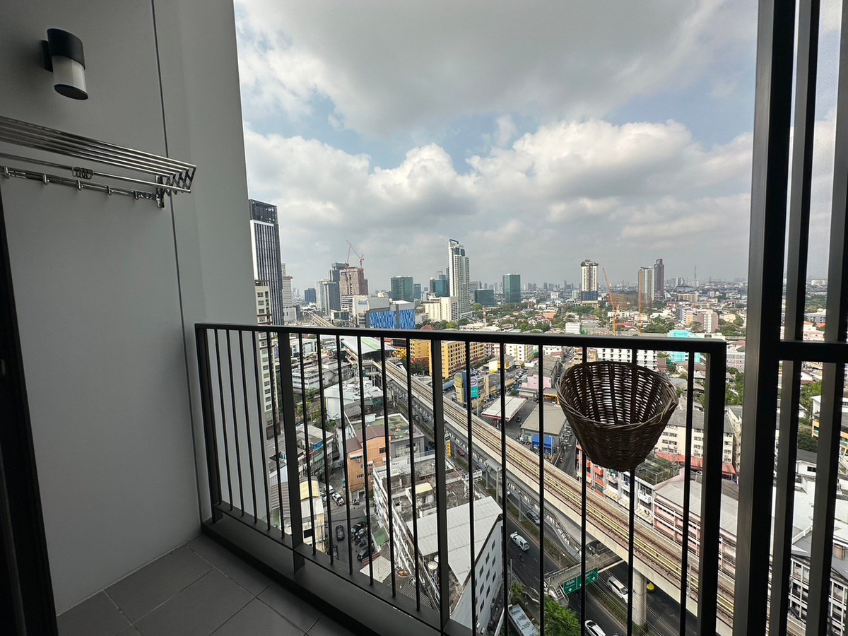 For SaleCondoKasetsart, Ratchayothin : 🔥Hot Deal🔥Selling at a loss⚡️ Centric ratchayothin 33 Sqm 🔥High floor 15+ 4.35 Mb only ⚡️If interested, contact Putter 0928895628
