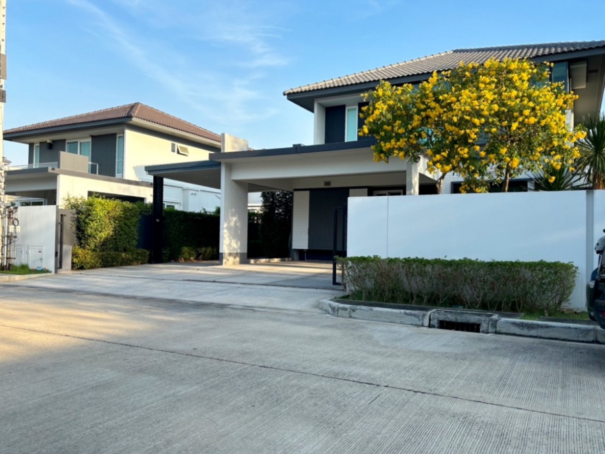 บ้านเดี่ยวหลังมุม 102 ตรว.สภาพใหม่ ตกแต่งสวย เฟอร์นิเจอร์ครบพร้อมเข้าอยู่ได้เลย โครงการของแลนด์แอนด์เฮาส์ มัณฑนา วงแหวน-บางบอน หรือเช่าก็ได้ Loading...