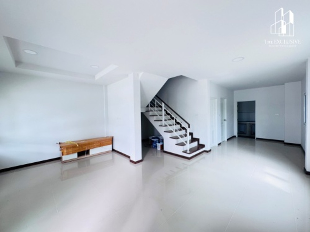 Corner townhouse for sale Suetrong Village, Cozy Townhome, Bang Bua Thong, price 2.69 million baht (free transfer) Loading...