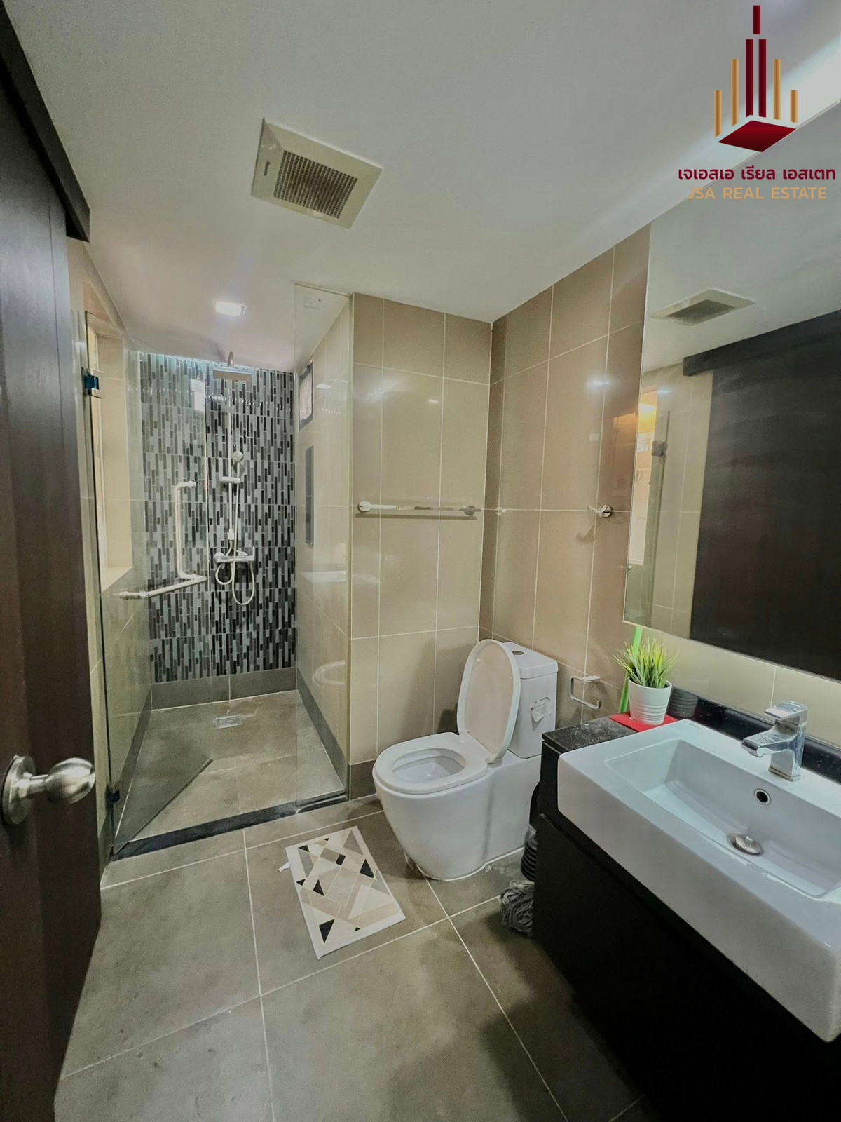 For RentCondoSukhumvit, Asoke, Thonglor : ✨ For Rent: Tidy Thonglor Condo ✨ 💰 Only 20,000 THB/month