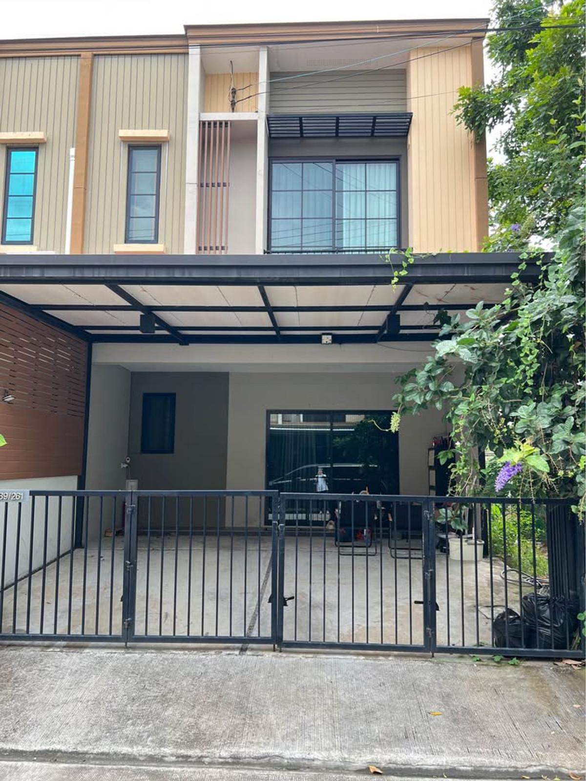 ขายทาวน์โฮมลาดกระบัง สุวรรณภูมิ : ทาวน์โฮม เดอะ คอนเนค สุวรรณภูมิ 4 / 3 ห้องนอน (ขายพร้อมผู้เช่า), The Connect Suvarnabhumi 4 / Townhome 3 Bedrooms (SALE WITH TENANT) POON014