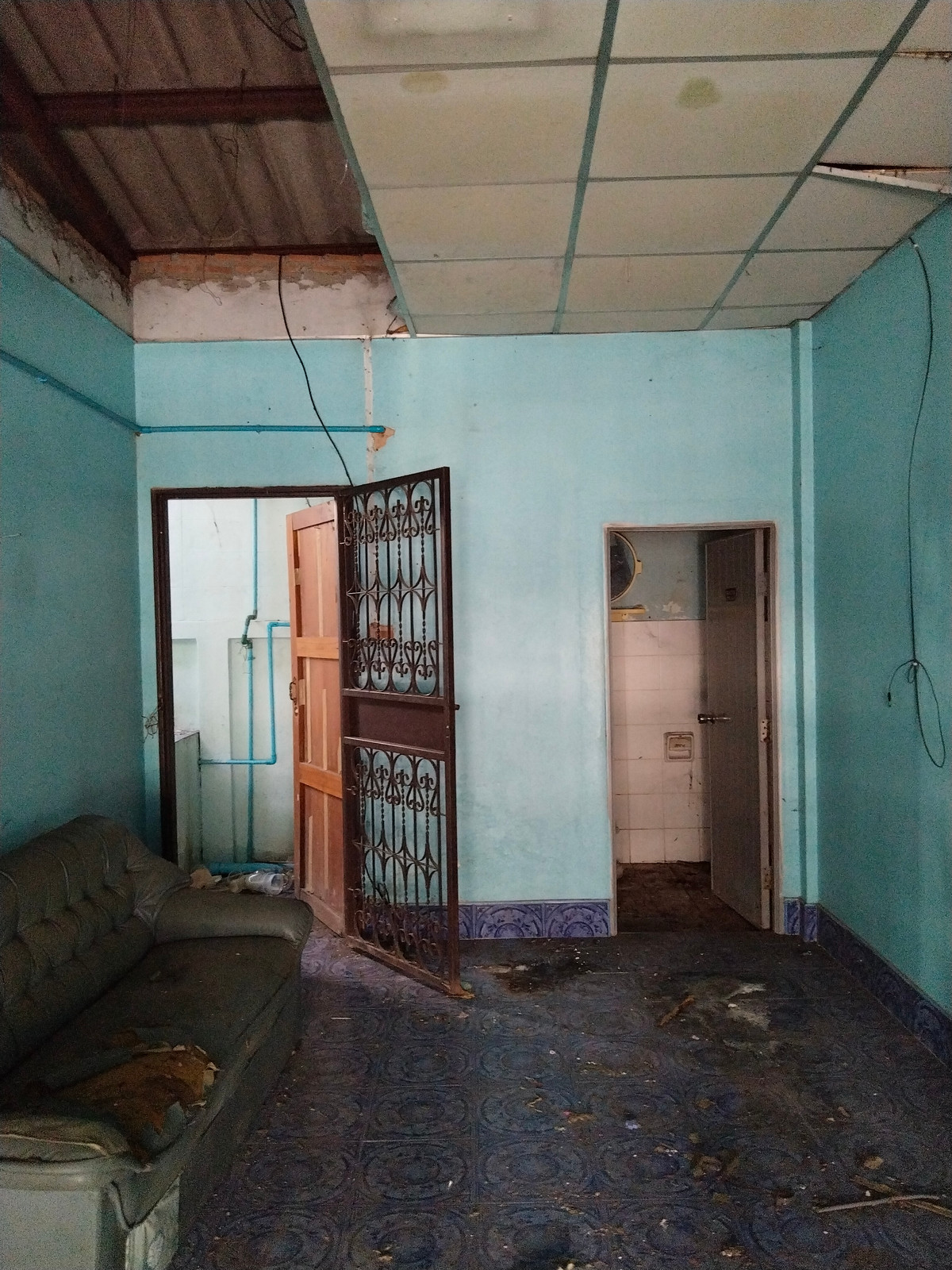 ขายถูกต่ำกว่าตลาดทาวน์เฮ้าส์ 1 ชั้น หมู่บ้านโรจน์พิทักษ์ แยกหินกอง สระบุรี Loading...