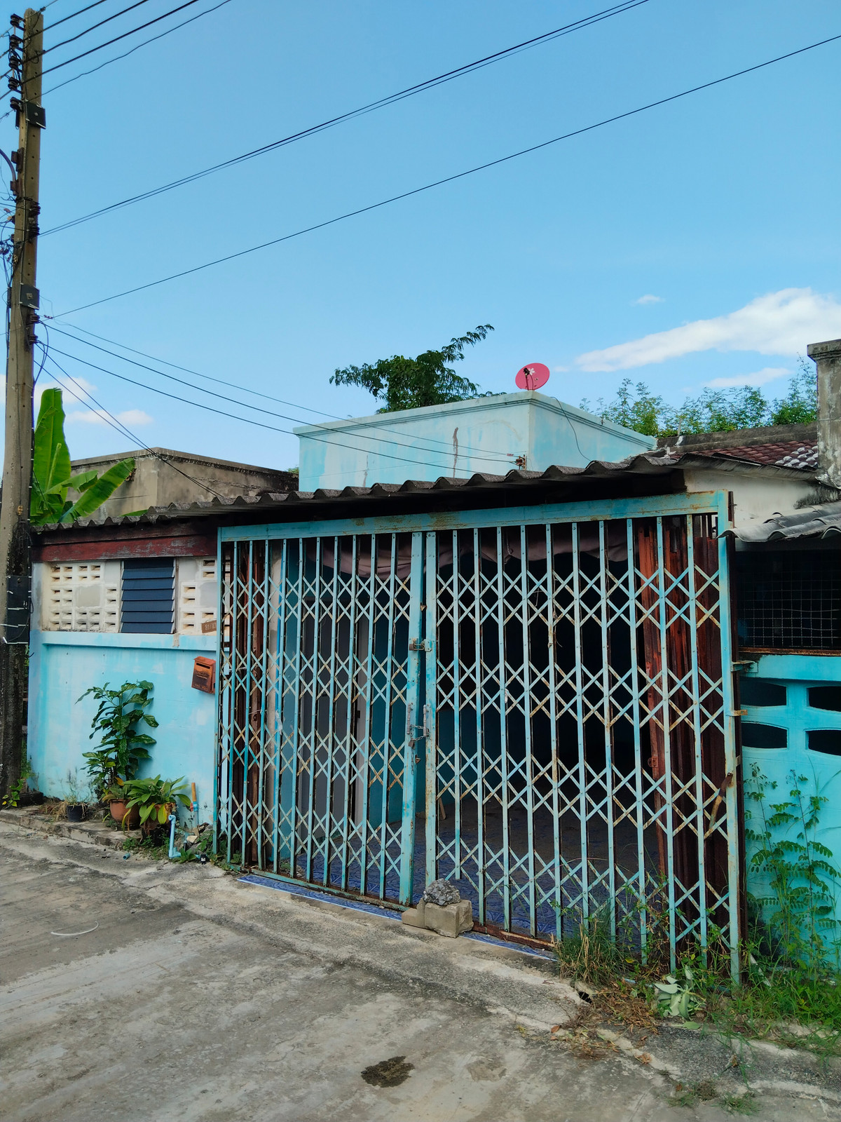 ขายทาวน์โฮมสระบุรี : ขายถูกต่ำกว่าตลาดทาวน์เฮ้าส์ 1 ชั้น หมู่บ้านโรจน์พิทักษ์ แยกหินกอง สระบุรี