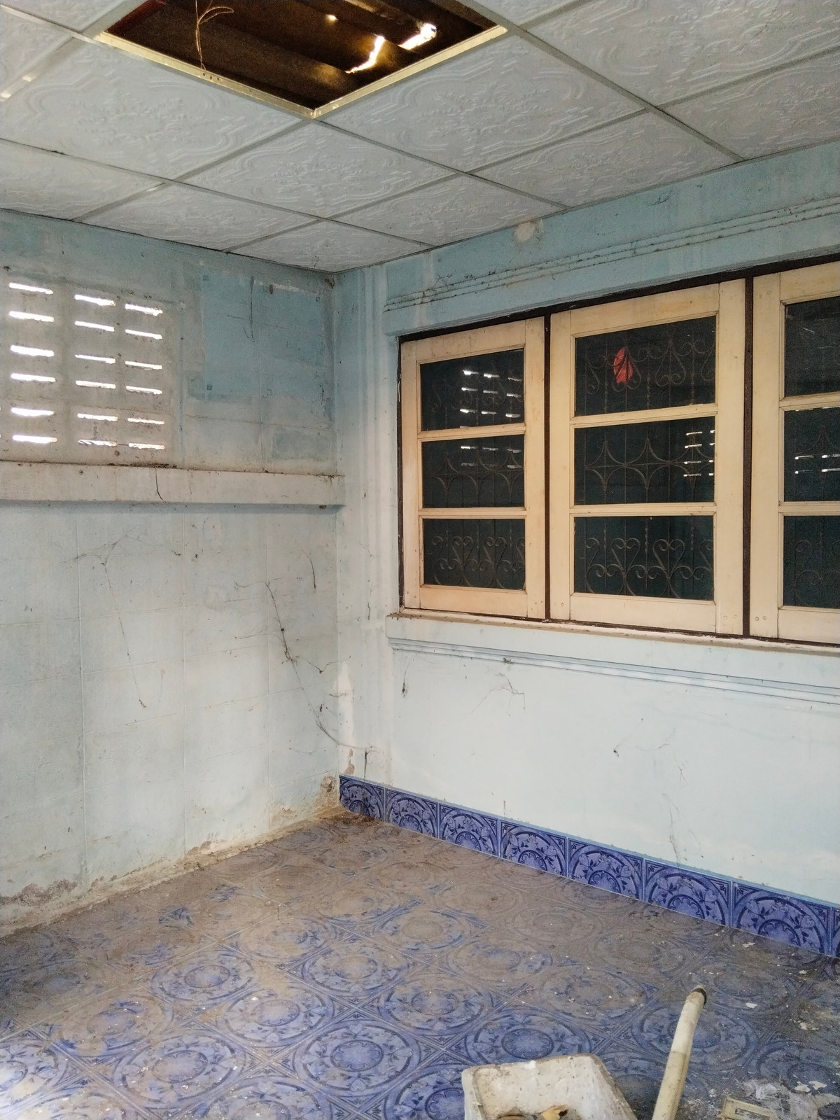 ขายถูกต่ำกว่าตลาดทาวน์เฮ้าส์ 1 ชั้น หมู่บ้านโรจน์พิทักษ์ แยกหินกอง สระบุรี Loading...