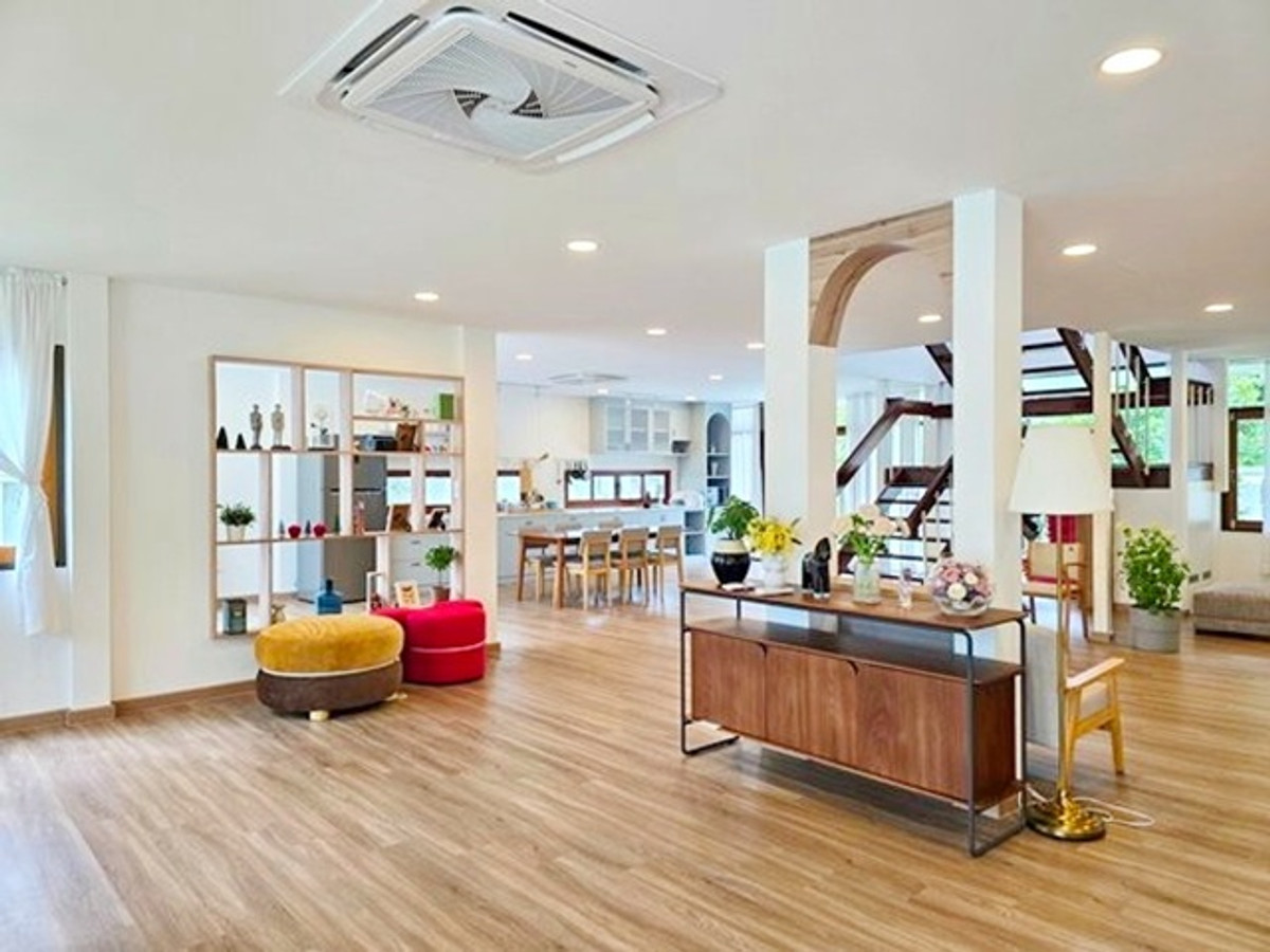 Civil Court Ratchada 19-25 MRT LatPhrao 800m. LatPhrao 1-15 Mansion Luxurious 2-story Central Ladpra Loading...