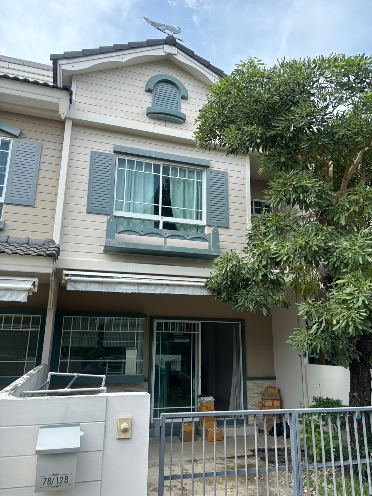 ขายทาวน์โฮมบางนา แบริ่ง ลาซาล : เจ้าของขายเอง !!! ขายทางเฮ้าส์ โครงการ Indy 1 bangna km 7 ซอยราชวินิชบางแก้ว ติดห้าง Mega bangna