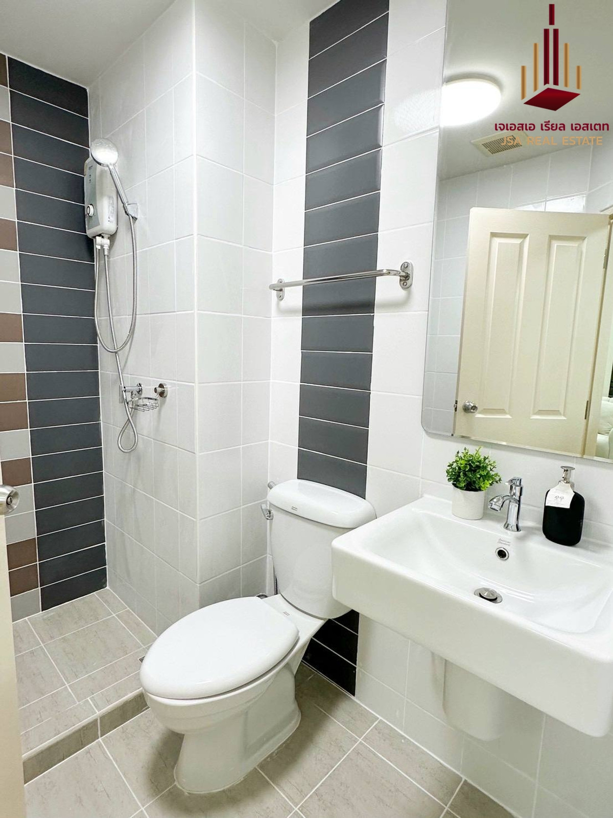 For SaleCondoPinklao, Charansanitwong : ✨ For Sale: The Trust Residence Pinklao Condo ✨ 💰 Only 1,790,000 THB