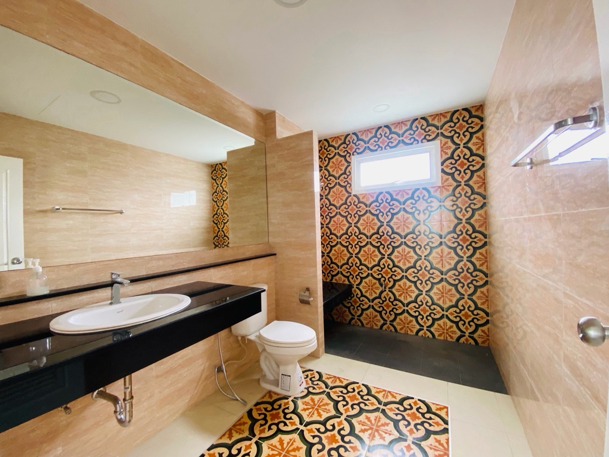 ให้เช่าทาวน์โฮมบางนา แบริ่ง ลาซาล : ซอยลาซาล24-แบริ่ง13 ให้เช่า ทาวน์โฮม 3.5 ชั้น 3จอดรถ 2ห้องนอน 3ห้องน้ำ