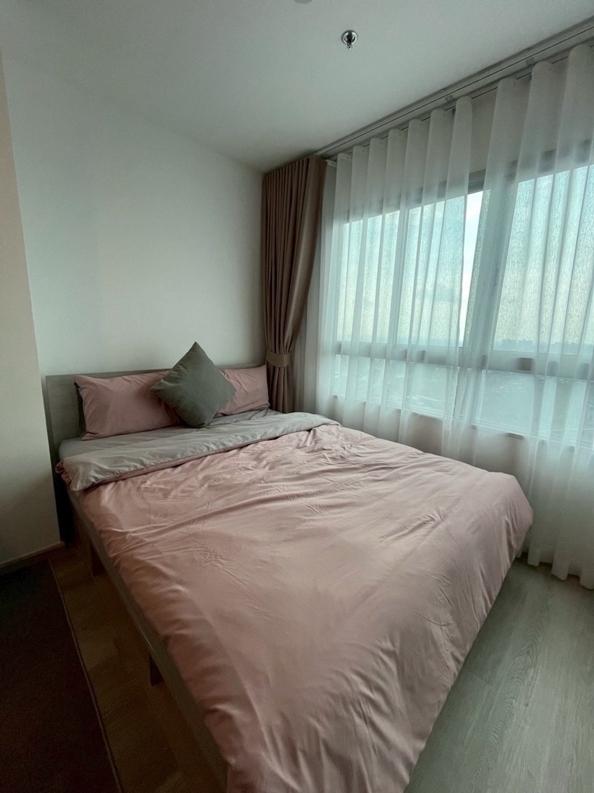 ให้เช่าคอนโดท่าพระ ตลาดพลู วุฒากาศ : ให้เช่า Elio Sathorn - Wutthakat ✨💖 ห้องสตูดิโอ | 28 ตร.ม. | เพียง 13,500฿/เดือน 📞 Contact : Aomam (Agent) Tel./Line ID : 095-587-1692 WhatsApp : +66 95 587 1692