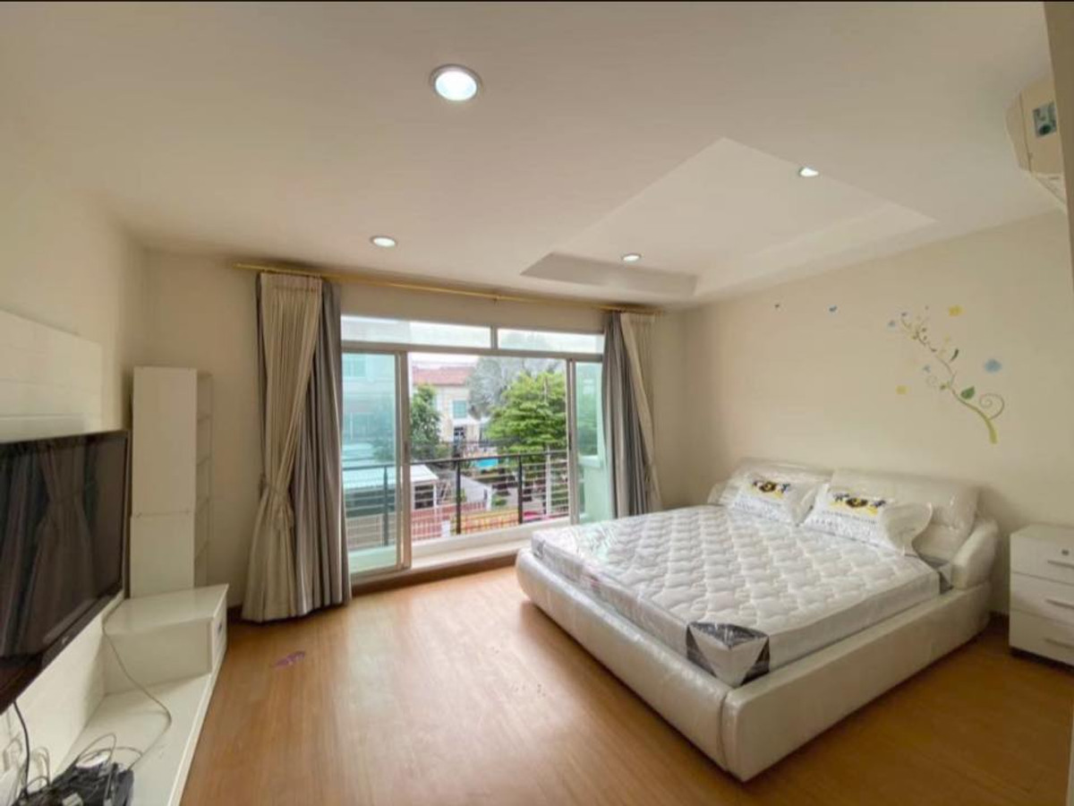 For SaleTownhomePattanakan, Srinakarin : Baan Klang Muang Baan Klang Muang Urbanion Rama 9 - Wongwaen / 3 Bedrooms (SALE WITH TENANT) BZD021