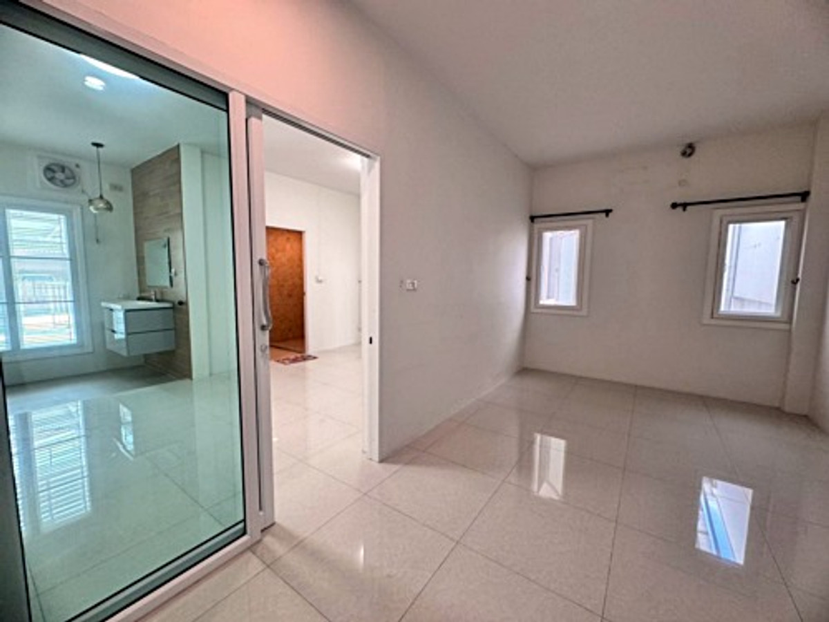 ขายบ้านปทุมธานี รังสิต ธรรมศาสตร์ : ขายบ้านเดี่ยว หมู่บ้าน บ้านฟ้าลากูน คลอง 2 ต่อเติมเต็มพื้นที่ (N.1909)