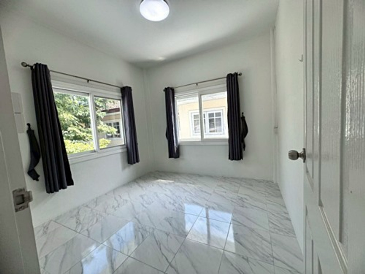 ขายบ้านปทุมธานี รังสิต ธรรมศาสตร์ : ขายบ้านเดี่ยว หมู่บ้าน บ้านฟ้าลากูน คลอง 2 ต่อเติมเต็มพื้นที่ (N.1909)