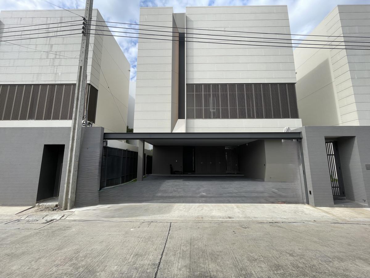 ขายบ้านเกษตร นวมินทร์ ลาดปลาเค้า : ขาย Providence Lane Kaset – Nawamin บ้านเดี่ยวหรู 3 ชั้น ลิฟต์ส่วนตัว + สระว่ายน้ำ ทำเลพรีเมียมลาดปลาเค้า 89 ฟังก์ชั่น 4 ห้องนอน | 5 ห้องน้ำ | 4 ที่จอดรถ บ้านเดี่ยว Luxury ระดับ Rare Item ทำเลศักยภาพ เกษตร–นวมินทร์ ใกล้ทางด่วน รถไฟฟ้า 2 สาย 