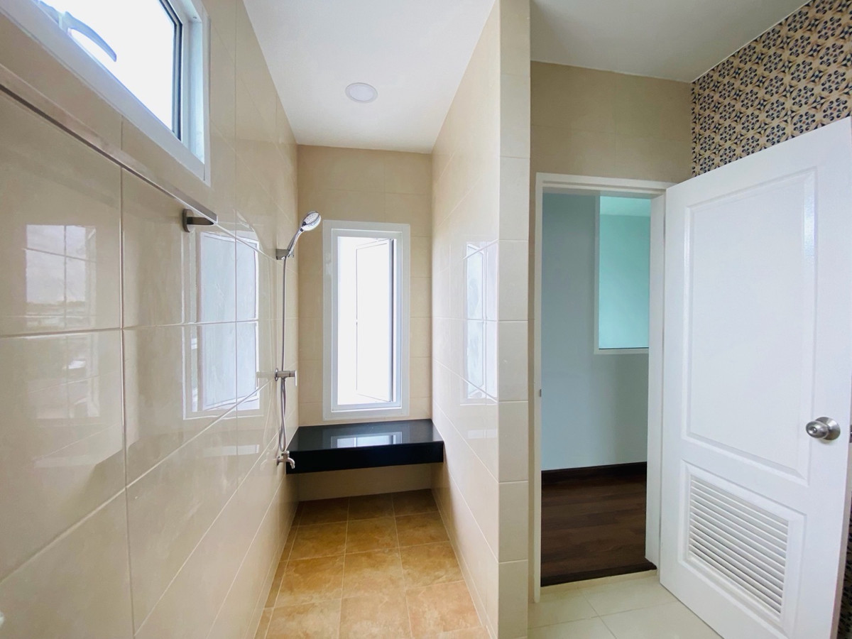 ให้เช่าทาวน์โฮมบางนา แบริ่ง ลาซาล : ซอยลาซาล24-แบริ่ง13 ให้เช่า ทาวน์โฮม 3.5 ชั้น 3จอดรถ 2ห้องนอน 3ห้องน้ำ