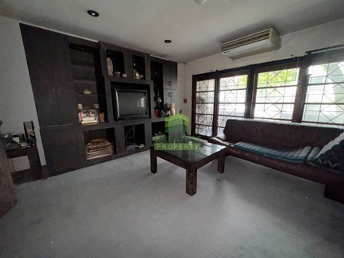 ขายทาวน์โฮม 3 ชั้น ลาดพร้าว 64 เนื้อที่ 24 ตร.ว บิ้วอินท์สวย ทำเลใจกลางลาดพร้าว ใกล้ MRT & เลียบด่วน Loading...