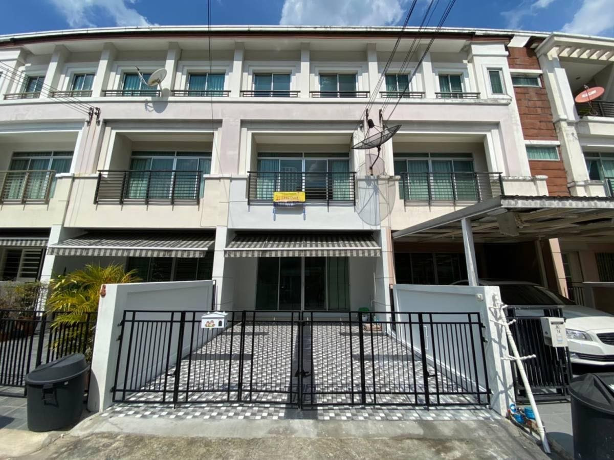 ขายทาวน์โฮมพัฒนาการ ศรีนครินทร์ : บ้านกลางเมือง เออร์บาเนี่ยน พระราม 9 - วงแหวน / 3 ห้องนอน (ขายพร้อมผู้เช่า), Baan Klang Muang Urbanion Rama 9 - Wongwaen / 3 Bedrooms (SALE WITH TENANT) BZD021