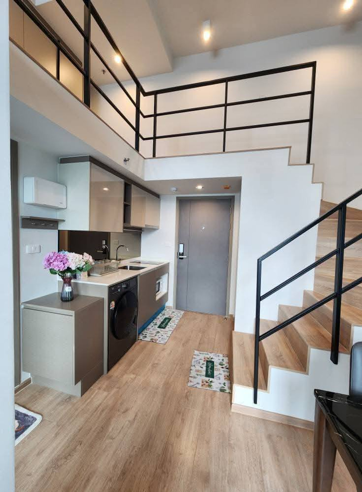 For rent - Ideo Rama9 Asoke, Duplex room, loft style room, 2 floors, 2 bedrooms. Loading...