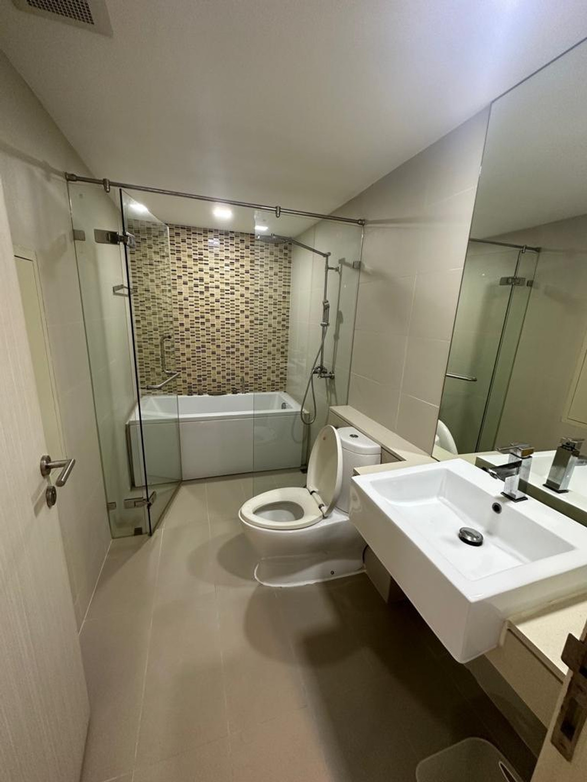 ðĒ For Rent: Le Nice Ekamai ðĒ ð Move-in: ready âĻ Loading...