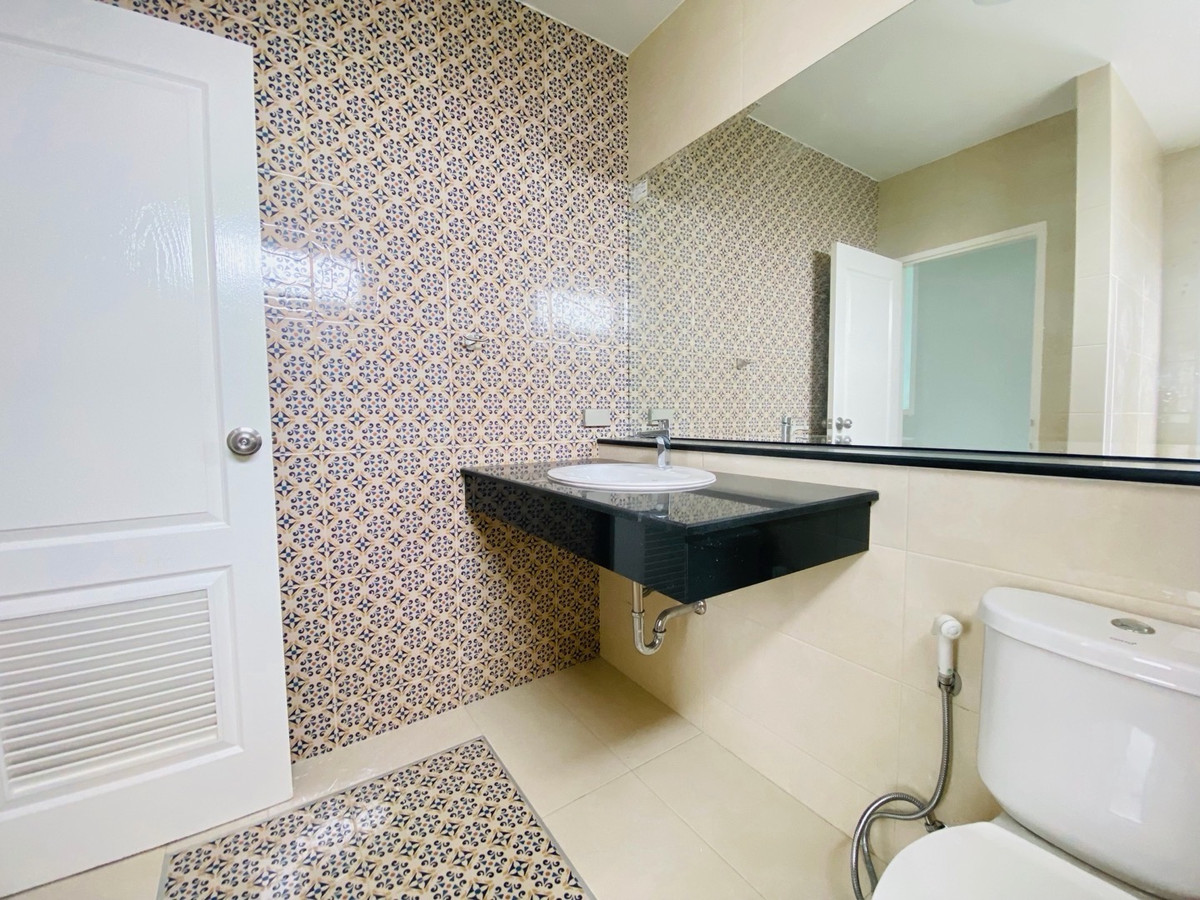 ให้เช่าทาวน์โฮมบางนา แบริ่ง ลาซาล : ซอยลาซาล24-แบริ่ง13 ให้เช่า ทาวน์โฮม 3.5 ชั้น 3จอดรถ 2ห้องนอน 3ห้องน้ำ