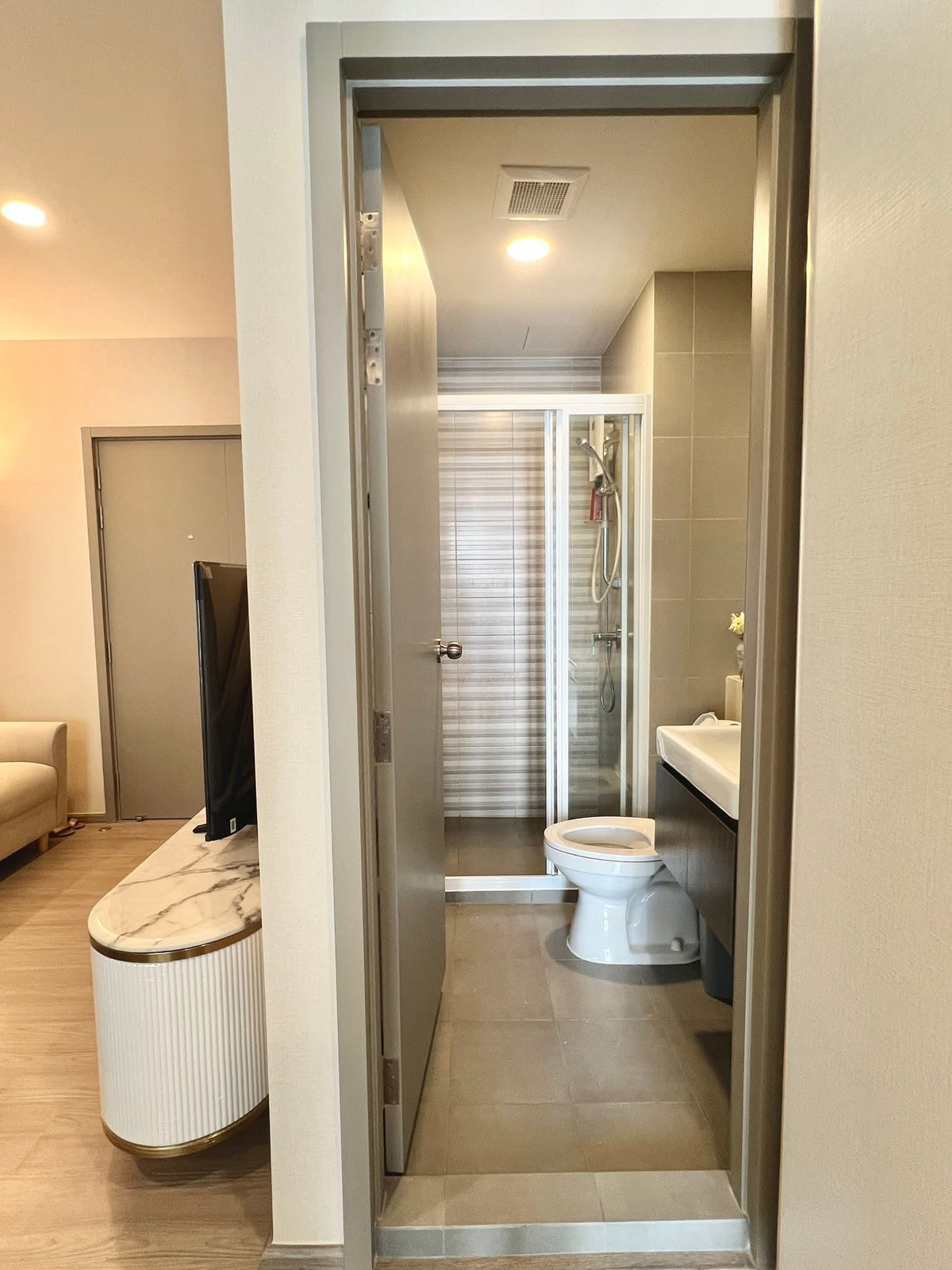 For RentCondoKhlongtoei, Kluaynamthai : For rent 🔥 Aspire Sukhumvit - Rama 4 🔥 Fully furnished and equipped, near BTS Phra Khanong