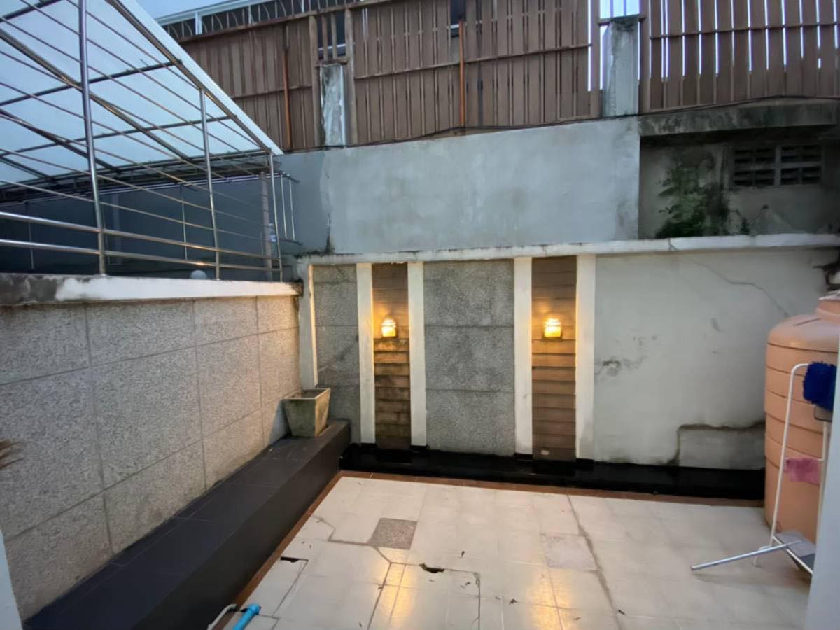 For SaleTownhomePattanakan, Srinakarin : Baan Klang Muang Baan Klang Muang Urbanion Rama 9 - Wongwaen / 3 Bedrooms (SALE WITH TENANT) BZD021