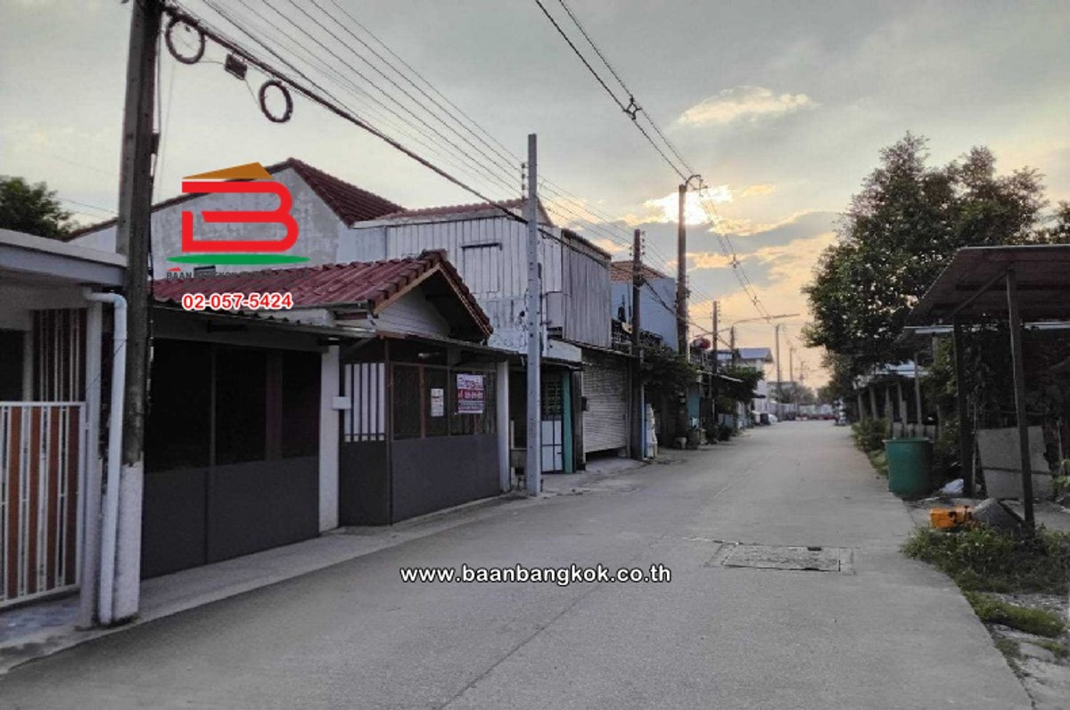 ทาวน์เฮาส์ ซอยไสวประชาราษฎร์ 7 เนื้อที่ 16.6 ตร.ว (ใกล้ตลาดเอซีคลอง 4) ตำบลลาดสวาย อำเภอลำลูกกา ปทุมธานี Loading...