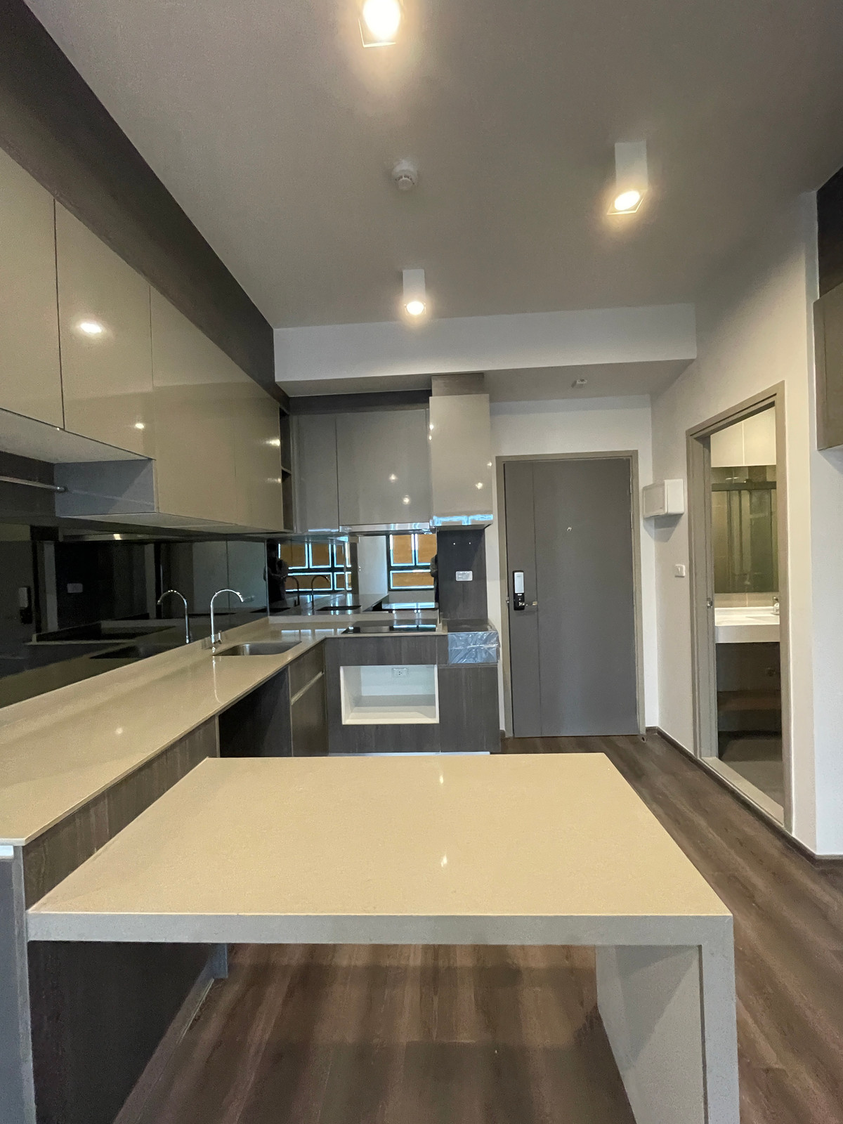 ขายคอนโดพระราม 9 เพชรบุรีตัดใหม่ RCA : ขายคอนโด IDEO พระราม 9 – อโศก | ห้องสวยชั้นสูง ราคาโปรสุดคุ้ม ใกล้ MRT พระราม 9 ฟังก์ชั่น 2 ห้องนอน 2 ห้องน้ำ  พร้อมเฟอร์ครบ เข้าอยู่ได้ทันที