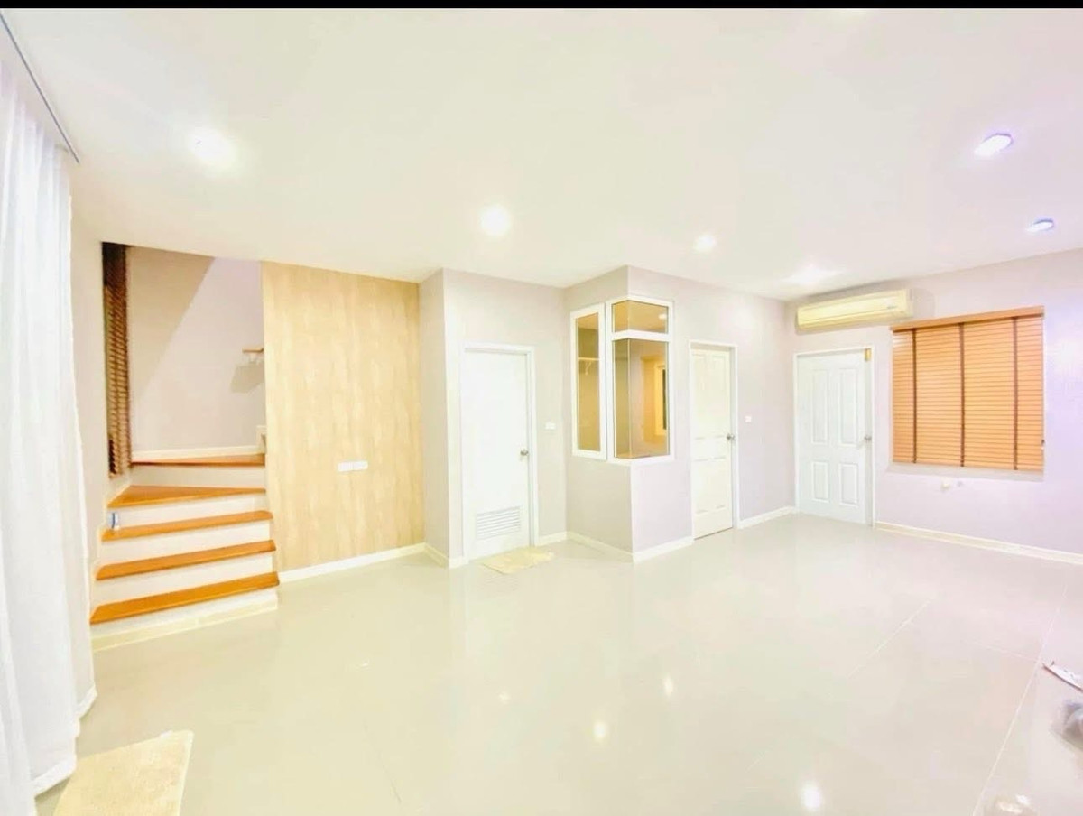 Townhome for rent, Chuan Chuen Town Kaeo In-Bang Yai, 4 bedrooms, 2 parking spaces, near Central Westgate, pets welcome. Loading...