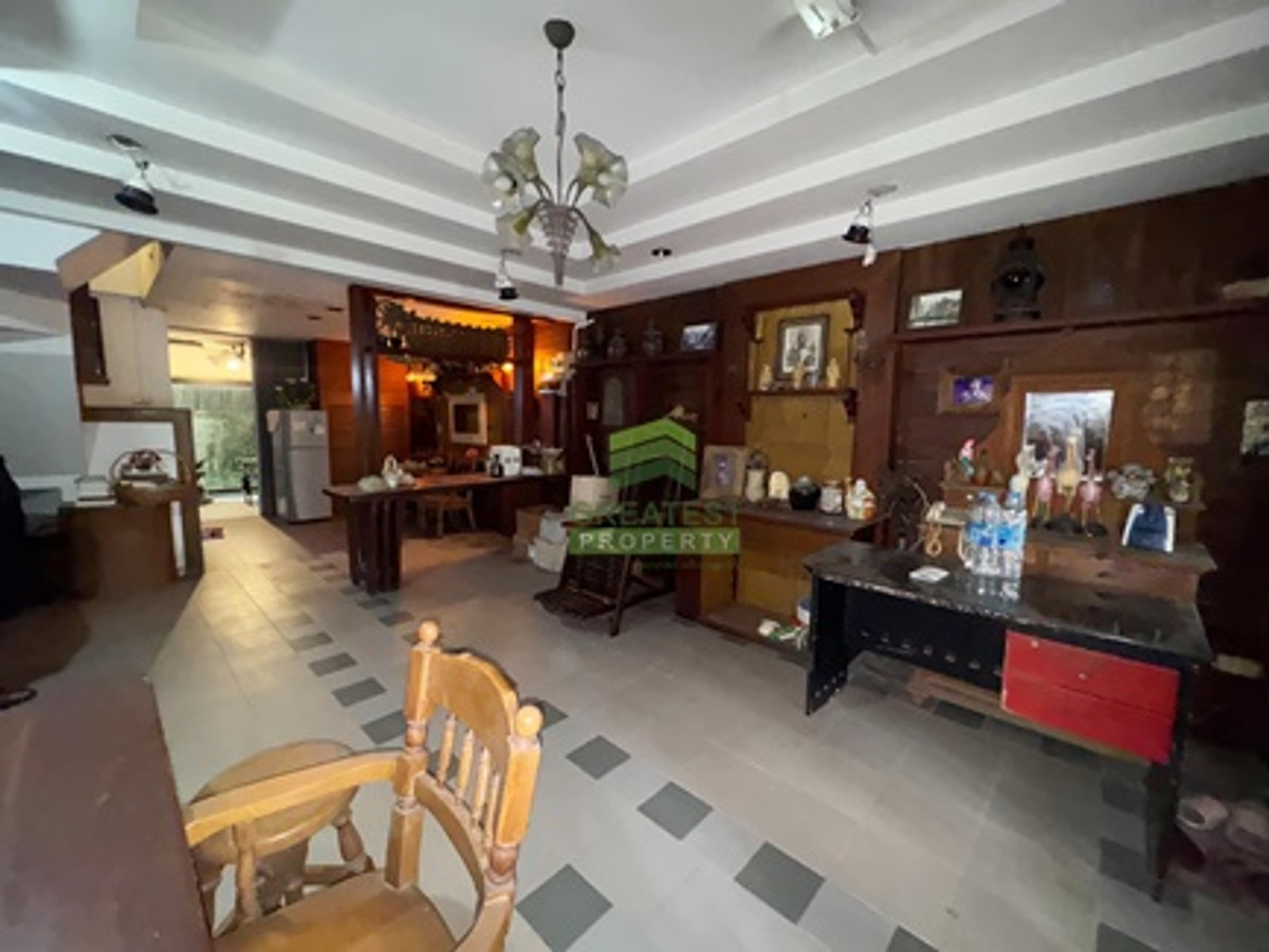 ขายทาวน์โฮม 3 ชั้น ลาดพร้าว 64 เนื้อที่ 24 ตร.ว บิ้วอินท์สวย ทำเลใจกลางลาดพร้าว ใกล้ MRT & เลียบด่วน Loading...