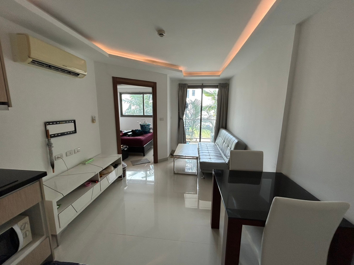 Unbeatable deal! Own a beautifully furnished condo at Laguna Beach Resort 3 – The Maldives, one of the most popular resort-style condominiums in Jomtien, Pattaya. Loading...