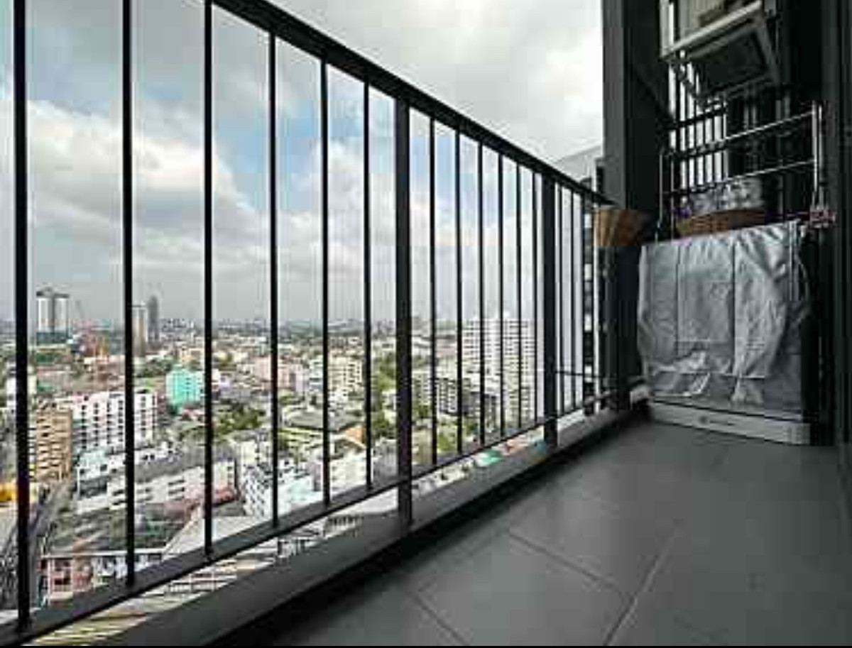 For SaleCondoKasetsart, Ratchayothin : 🔥Hot Deal🔥Selling at a loss⚡️ Centric ratchayothin 33 Sqm 🔥High floor 15+ 4.35 Mb only ⚡️If interested, contact Putter 0928895628