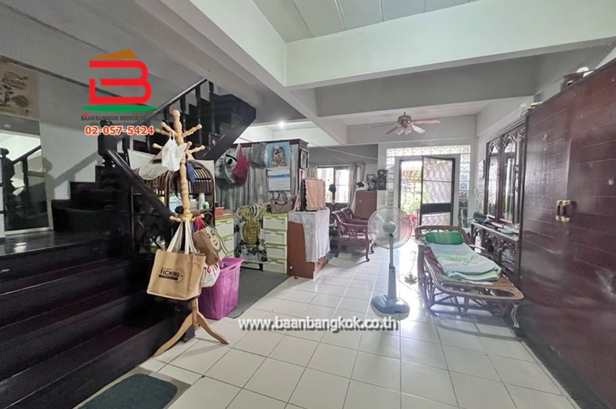 Townhouse, area 20 sq m., Bodinthraraksa Village 4 (Khubon 27, Intersection 25), Khubon Road, Tha Raeng Subdistrict, Bang Khen District. Loading...