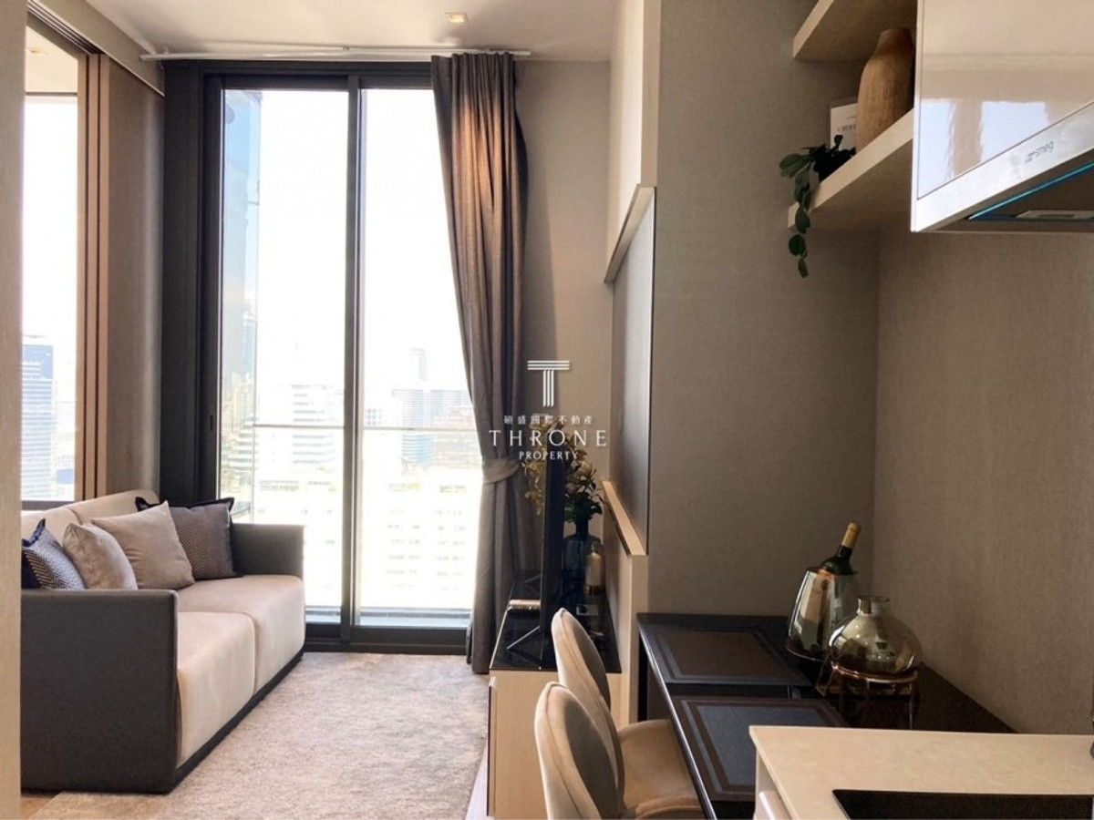 ให้เช่าคอนโดสีลม ศาลาแดง บางรัก : For Rent ✨️: The Esse at Singha Complex  (1 bed) 48 sq.m. 42,000 THB Tel. 092-423-5675 Cate