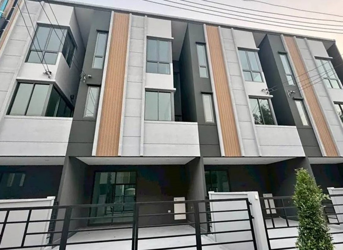 ให้เช่าทาวน์โฮมแจ้งวัฒนะ เมืองทอง :  ให้เช่า ทาวน์โฮม 3 ชั้น ม.Pleno Tiwanon-Chaengwattana 2 บ้านสวย เฟอร์นิเจอร์ครบ ราคา 22,000 บาท