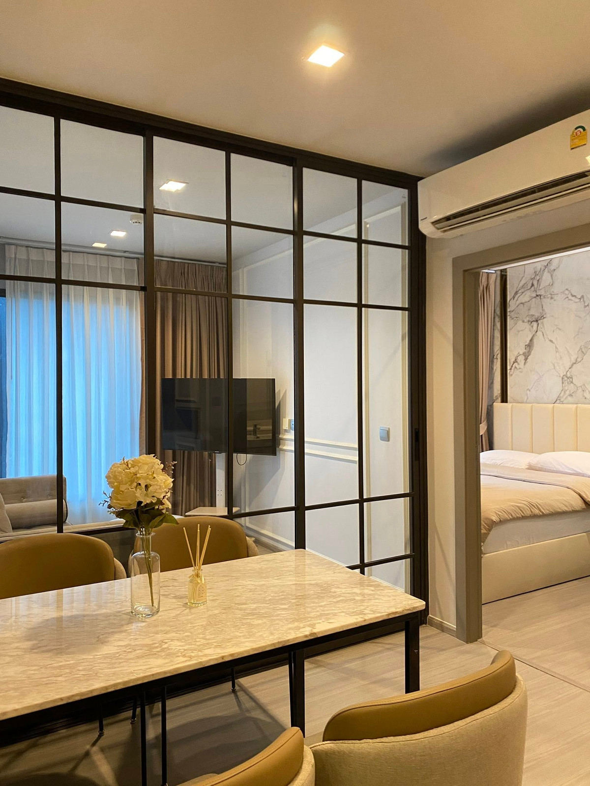 For SaleCondoRama9, Petchburi, RCA : Life Asoke - Rama 9 / 1 Bedroom (SALE WITH TENANT), Life Asoke - Rama 9 / 1 Bedroom (Sale with Tenant) TARN196